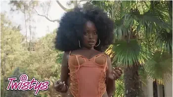 Smoking Hot Beauty Elsie Shakes Her Round Booty While Swimming Naked In The Pool