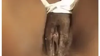 Jamaican Pussy Wet Clit Play