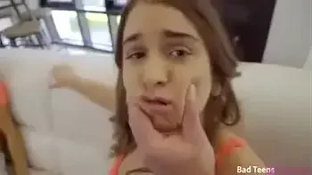 Punindo A Enteada Muito Forte Por Ela Ser Uma Puta