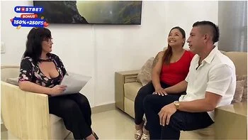 Swinger Couple In Couples Therapy With Psychologist Montse Swinger Ends In Threesome