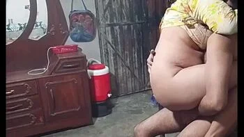 Hot Pakistani Aunty Seduces Young Boy - Blowjob, Pussy Licking & Hardcore Sex