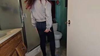 Nerdy Faery Peeing in Tight Jeans - Canadian Babe Solo Pissing Fetish HD