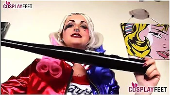 Harley Quinn And Sega Con Piedi In Harely Quinn In Collant Fa Una Sega Con I Piedi Alla Mazza