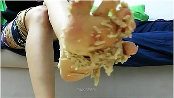 Spaghetti Pasta Italian Foot Food Crushing Fetish