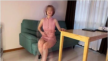 また若い男にtンハ中出しされ帰って来たト変態巨乳熟女他人の精子をチンホに塗られフェラされ大量射精(^^;)チェックしたら濃い精子か大量に潮吹きなから精子を味わう彼女真実を流出/拡散/晒します