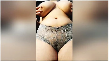 Tetas Grandes - Beautiful 21 Year Old Plays With Her Huge Tits