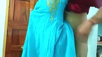 Naina Bhabhi Hot Sex With Boyfriend On