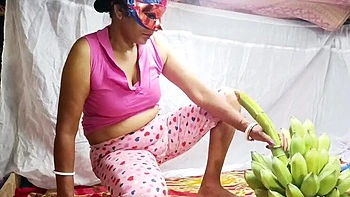 Indian Bhabhi Nomita Boudi Banana Insertion Pussy Fun Outdoor Doggy Style