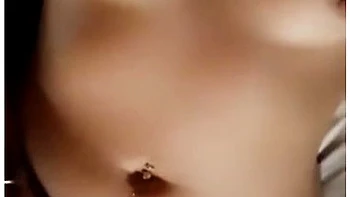 Natacha Guapa In Je Me Caresse Des A La Minette