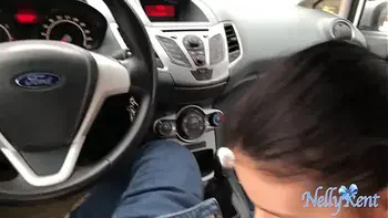 Stranger helps her to lift the bags in exchange of a blowjob in his car.Caught in public giving a blowjob