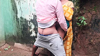 Komal Aunty Hot Indian Desi Fucked Hard by Trilokinath in Hindi