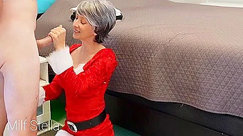 Mrs. Claus Handles Sleigh Repair Bill With Her Ass - Fucktacular