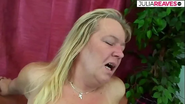 Housewife, blonde and fat needs sex every day