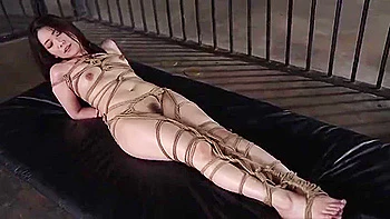 Aege-052 Captured And Confined A Beauty In Peril