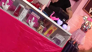 Reds Has Anal With The Booty Hunter