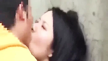 250505屋外でズコバコさせたエロい美女i