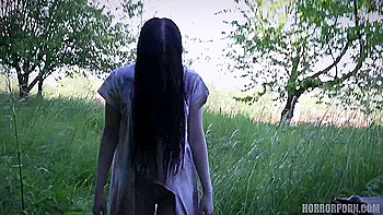 HORROR PORN: The Girl from The Well