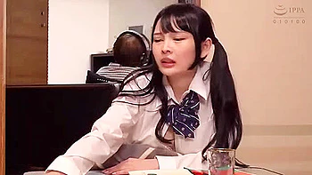 09693,I feel it in my sensitive pussy