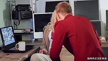 Glamour Bombshells 3some Sex Mind-blowing Clip