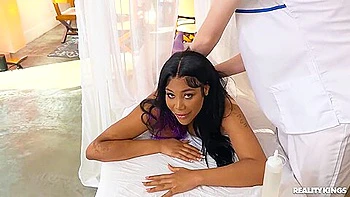 Make It Clap On His Face - Interracial Massage Hardcore With Fat Ass Ebony Stepmom