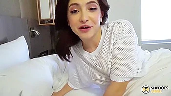 Stepsis Shares The Sofa And Her Booty