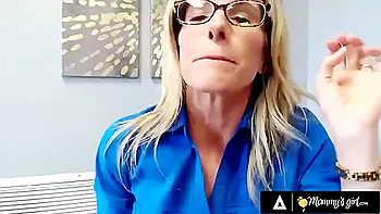 Stepmommys Girl - Fingering Smut