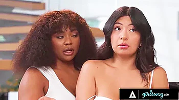 Sexy Freya Parker - Bubble Butt Movie