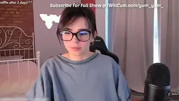 Geeky Nerd With Amazing Body Creamy Pussy Squirting