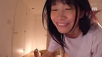 [mide-992] Five Days Living Together With Plain But Truly Carnivorous Friend! Hana Kotone Scene 2