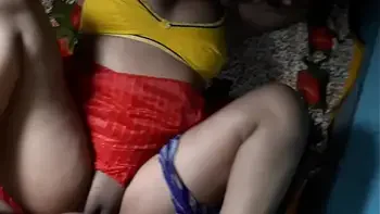 भाभी जब अकेली थी । घर पर तो..;