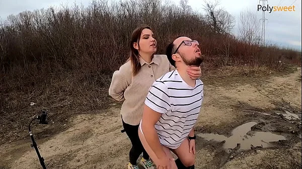 Моя сука ромко орала, поэтому поела своей спермы) (пеггинг, фемдом)