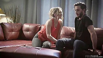 Aunts Hospitality, A Riley Reyes Story