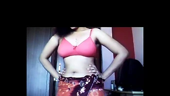 Indian Aunty In Pink Bra - DesiPapa