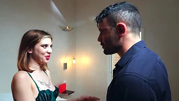 Burning reunion between Tony and his employee - Jacquie et Michel TV