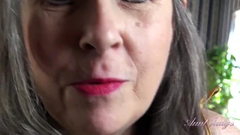 Grace Encourages You to Masturbate with Her