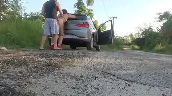 esposa gostosa de fio dental no mato