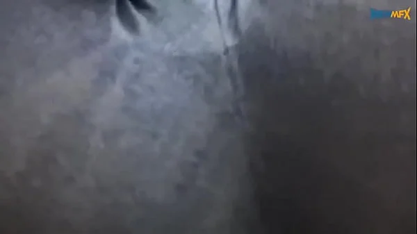 2 girls farting