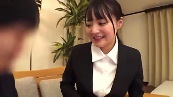 06781,A woman's pleasure is in full swing!