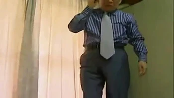 00346,Beautiful woman's lewd appearance