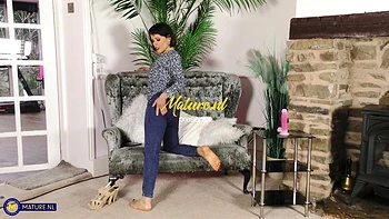 Hot British Milf Lucy Love With Her Small Tits With Large Nipples Masturbates At Home