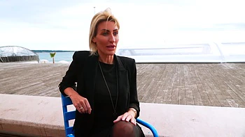 Jessie, 35, farmer in Dole (39)! - Jacquie et Michel TV