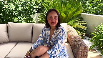 Ariana, 22, caregiver in Toulouse! - Jacquie et Michel TV