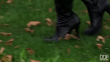 Use the Grass, Girlie