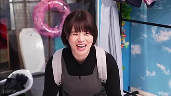 251130男女でツイスターゲームをプレイg4