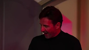 A fantasy tickled the mind of Leila, 23 years old... - Jacquie et Michel TV