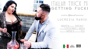 Fucking Italian Thick Milf Lucrezia Parisi In Her Livingroom