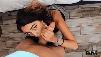 He Helps A Broken-down Hottie And Fucks Her In Pov