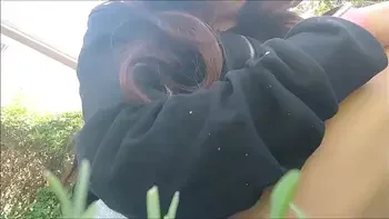 I can't believe my eyes! look what she does in the park!