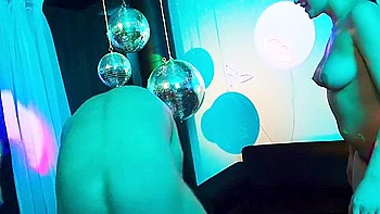 Big Bang - Jewelz & Aubree