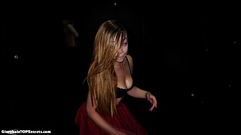 Fuck yeah girl! TEN cumshots INSANE!